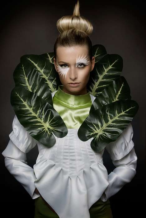 Giant Leafy Collars