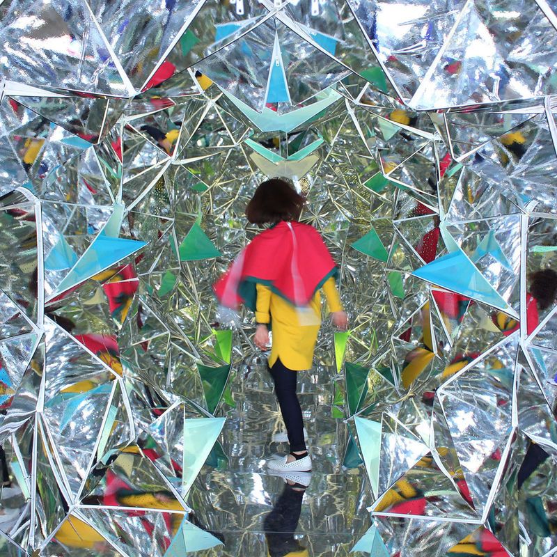 Kaleidoscopic Mirror Tunnels