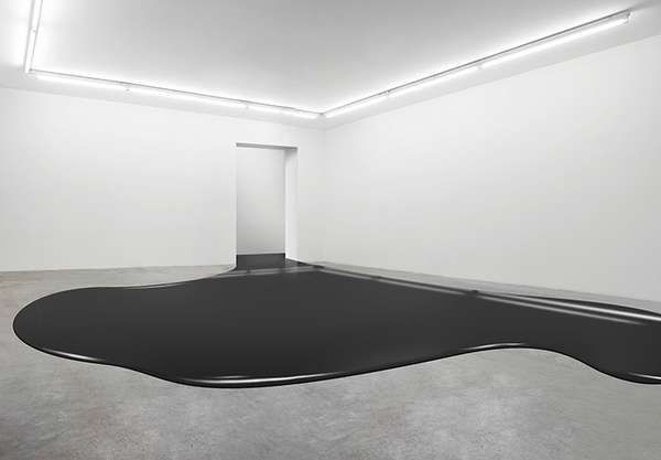 Minimal Monochromatic Installations