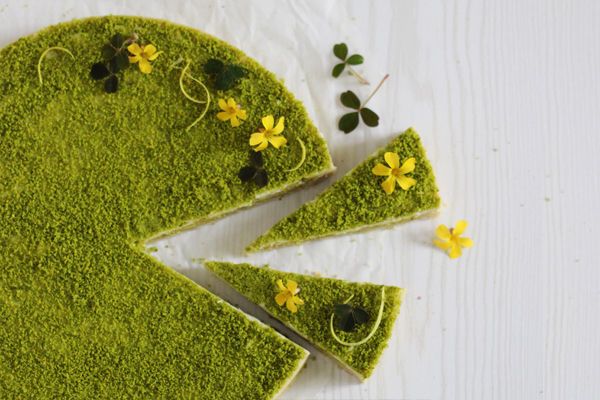 Earthy Pistachio Cakes