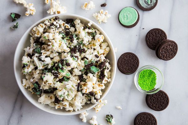 Minty Cookie-Covered Popcorn