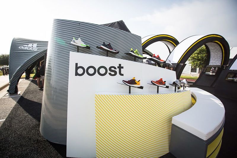 Pop-Up Shoe Stores