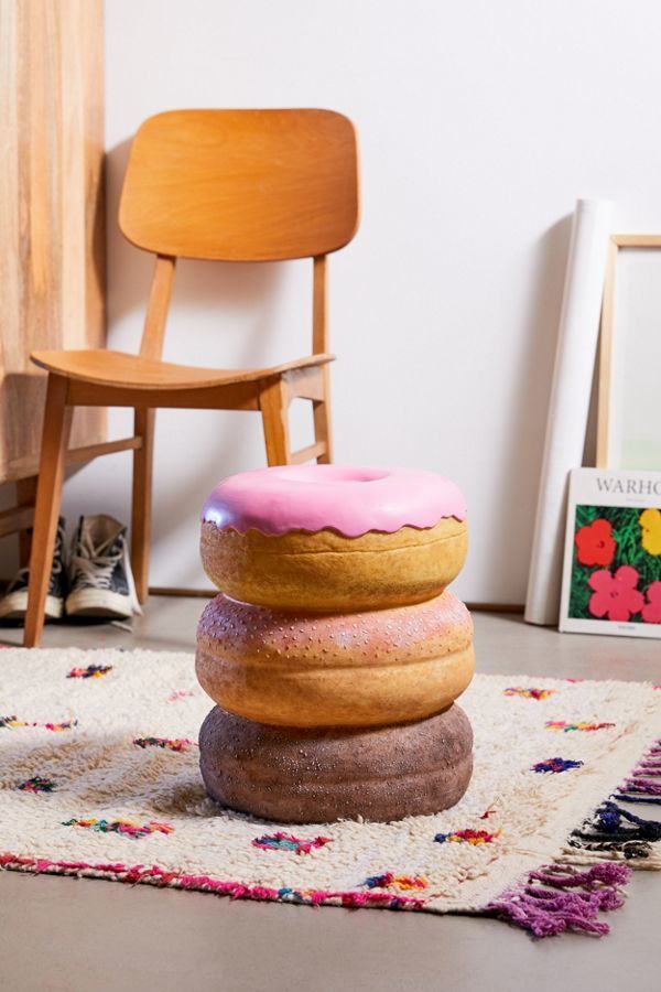 https://cdn.trendhunterstatic.com/thumbs/rotary-hero-giant-food-stool.jpeg?auto=webp