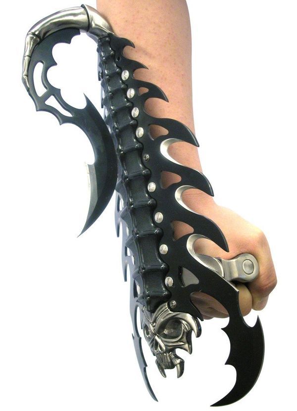 Scorpion-Shaped Blades