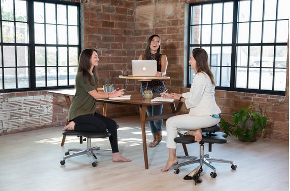 The Soul Seat: An Office Chair That Allows You to Sit Crosslegged