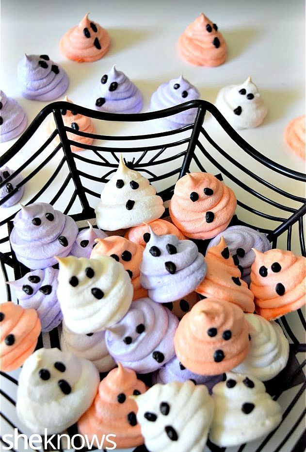 Festive Ghostly Mergingues