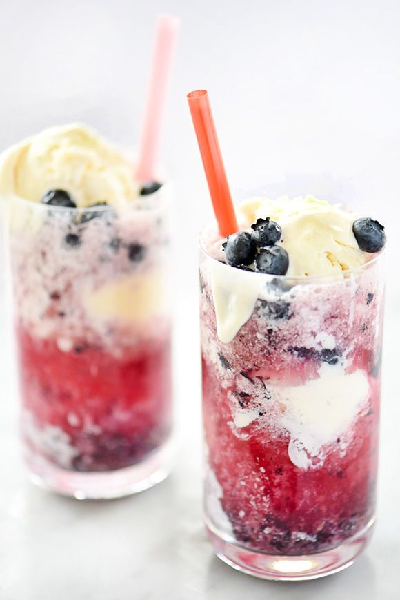 Boozy Blueberry Floats