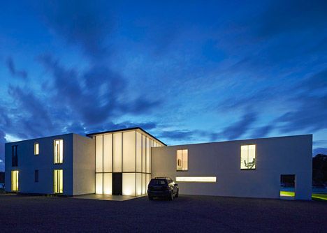 Translucent Yachtsman Abodes