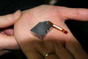 The World's Smallest and Thinnest Projector