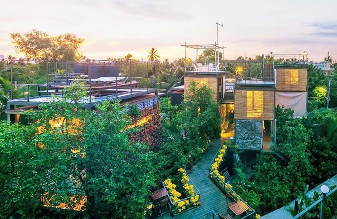 Outdoor Treehouse Resorts