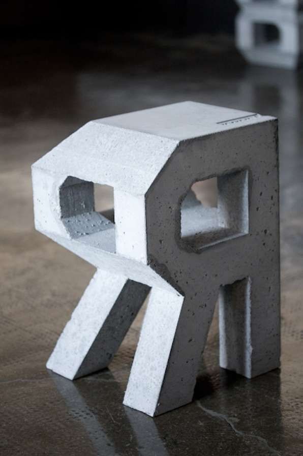 4D Self-Standing Typography