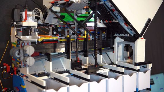 tang Skat Hver uge AI Toy Sorting Machines : Universal LEGO sorter