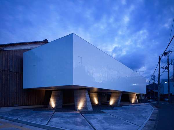 Windowless Cubed Houses