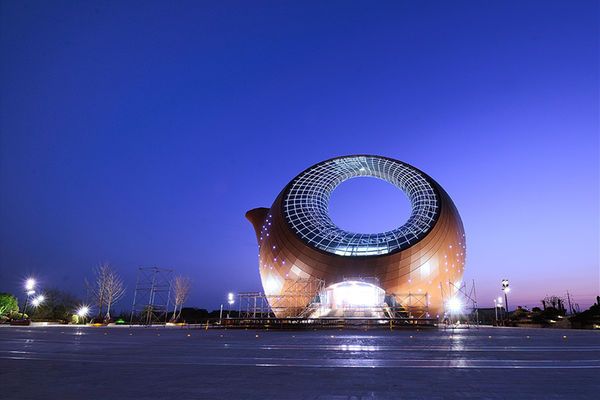 Teapot-Shaped Exhibition Centers