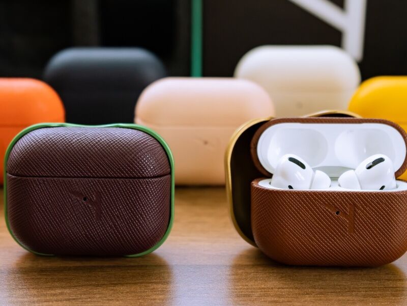 Luxury Hard Purse Case for AirPods Pro with Strap Enhance Edge Protection